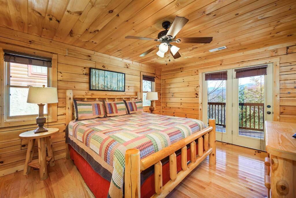 Spacious Smokies Cabin - Hot Tub With Mountain Views Gatlinburg Exterior foto