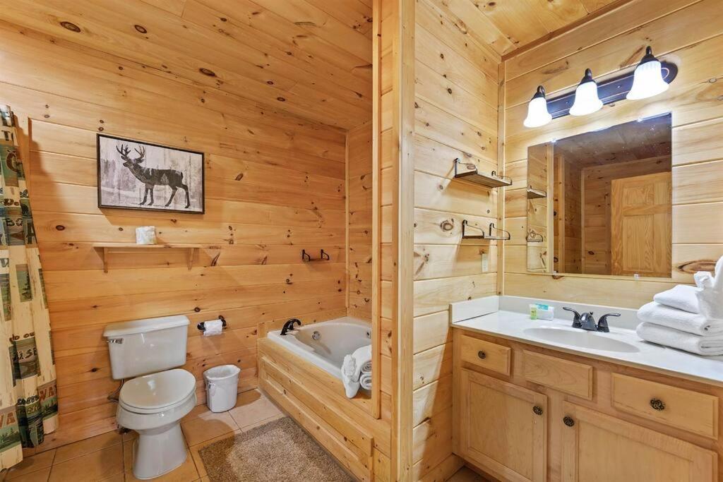 Spacious Smokies Cabin - Hot Tub With Mountain Views Gatlinburg Exterior foto