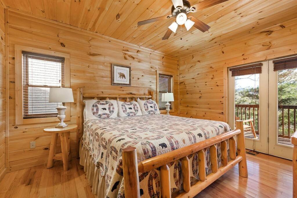 Spacious Smokies Cabin - Hot Tub With Mountain Views Gatlinburg Exterior foto