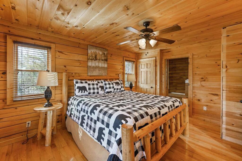 Spacious Smokies Cabin - Hot Tub With Mountain Views Gatlinburg Exterior foto