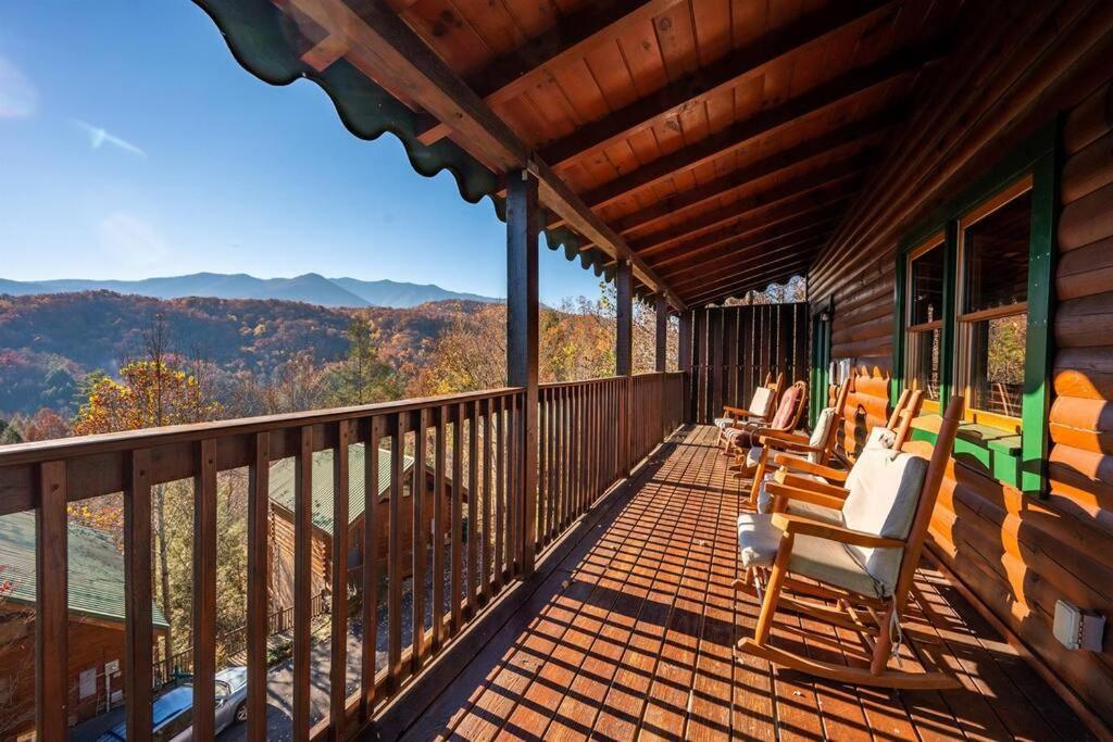 Spacious Smokies Cabin - Hot Tub With Mountain Views Gatlinburg Exterior foto