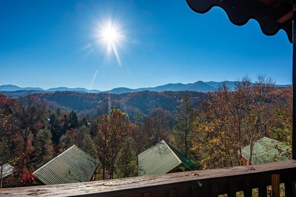 Spacious Smokies Cabin - Hot Tub With Mountain Views Gatlinburg Exterior foto