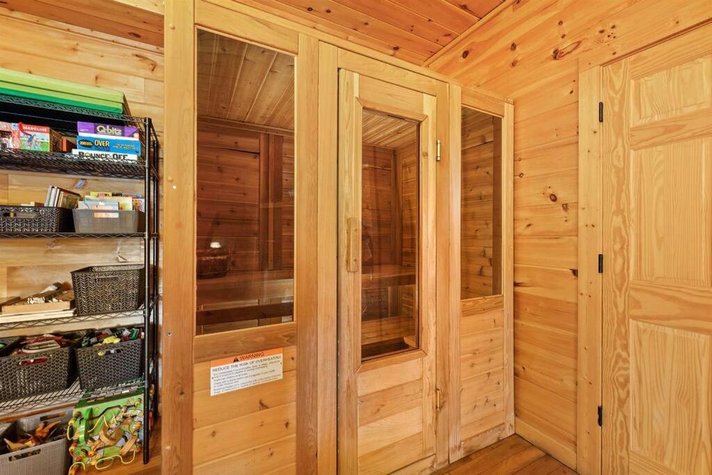 Spacious Smokies Cabin - Hot Tub With Mountain Views Gatlinburg Exterior foto