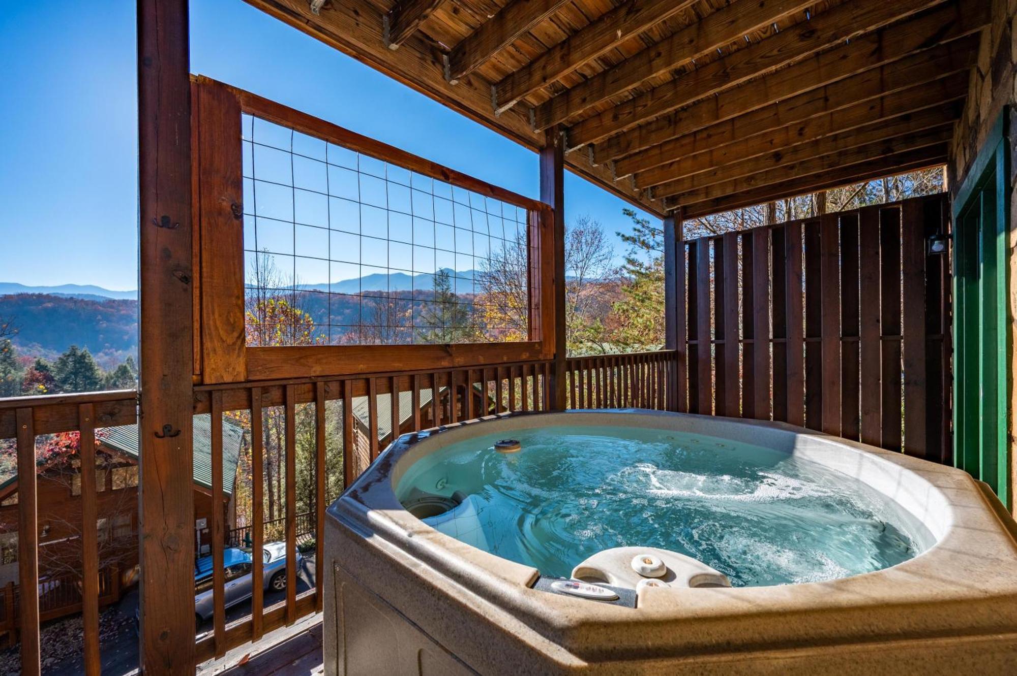 Spacious Smokies Cabin - Hot Tub With Mountain Views Gatlinburg Exterior foto