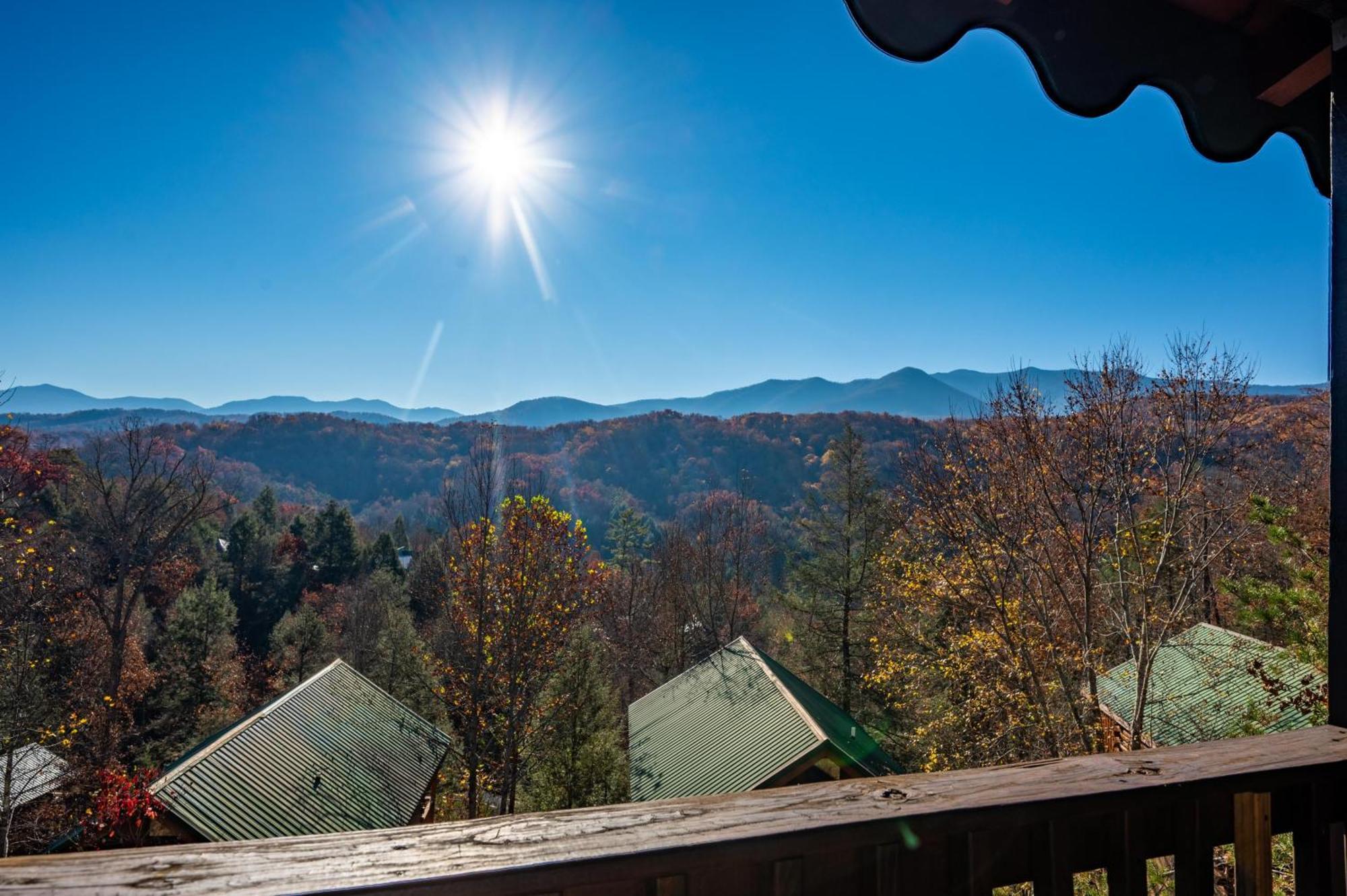 Spacious Smokies Cabin - Hot Tub With Mountain Views Gatlinburg Exterior foto